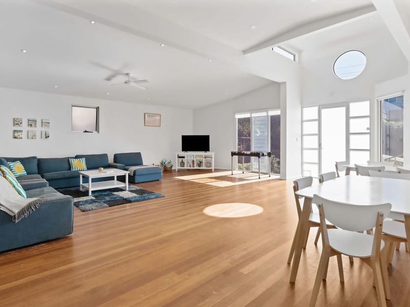 Beach Mansion 2 Minutes from Water