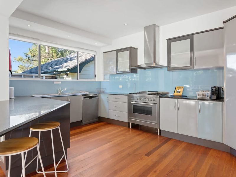 Beach Mansion 2 Minutes from Water