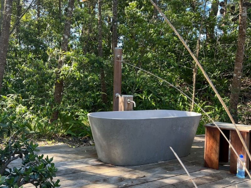 Outdoor tub for relaxation