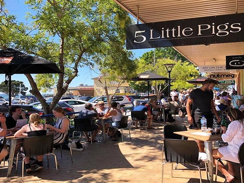 Relaxed Coastal Retreat Just Steps from the Beach