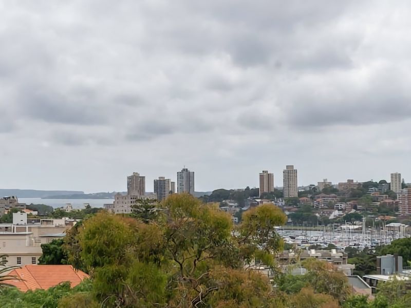 City Stay with Stunning Views Free Parking