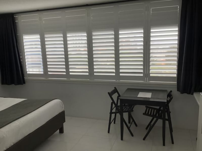 City Stay with Stunning Views Free Parking