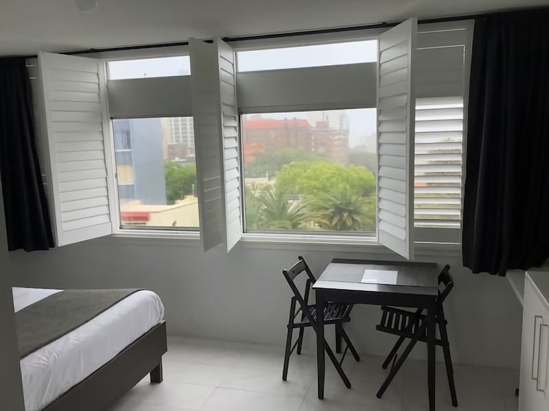 City Stay with Stunning Views Free Parking