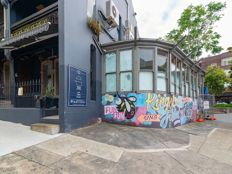 City Stay with Stunning Views Free Parking