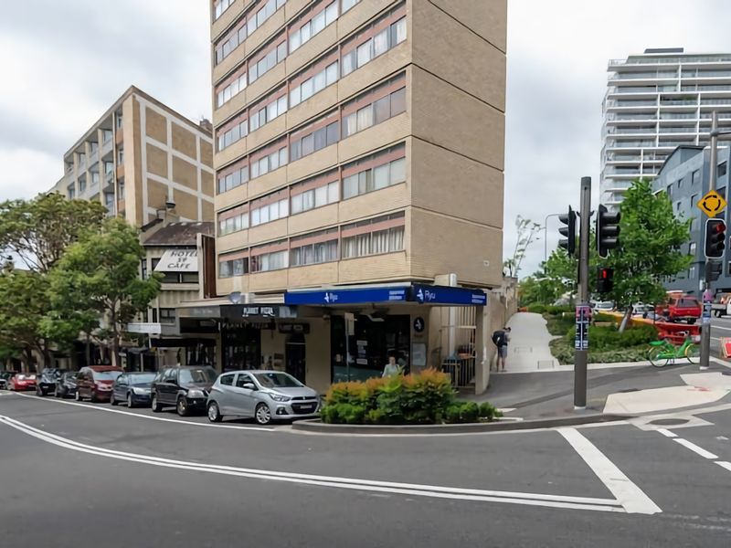 City Stay with Stunning Views Free Parking