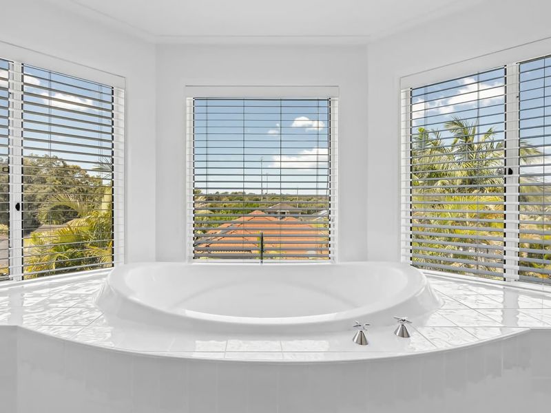 Exclusive Luxury Oasis Tumbi Umbi NSW