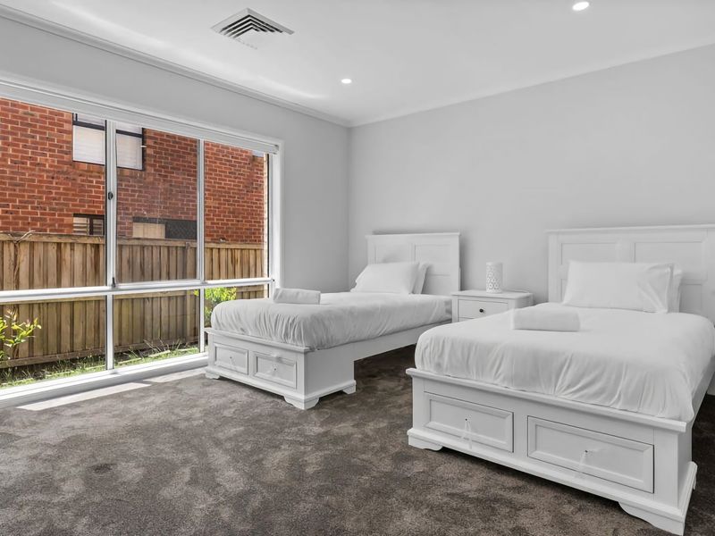 Exclusive Luxury Oasis Tumbi Umbi NSW