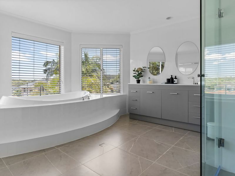 Exclusive Luxury Oasis Tumbi Umbi NSW