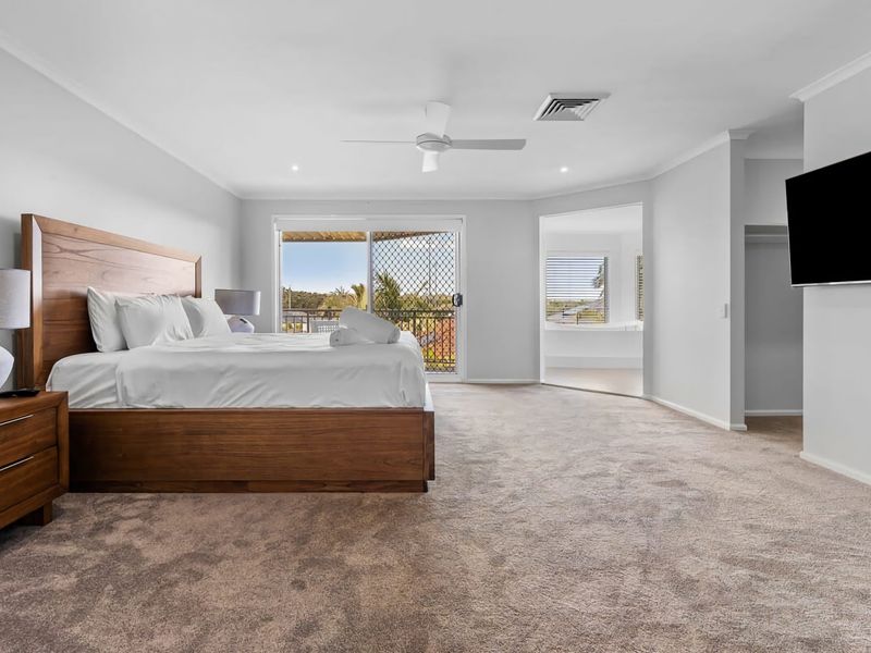 Exclusive Luxury Oasis Tumbi Umbi NSW