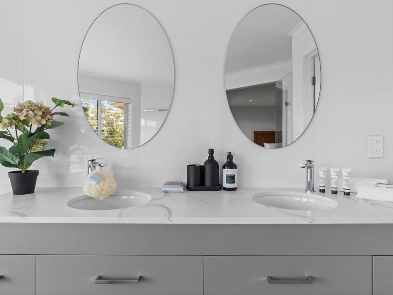 Exclusive Luxury Oasis Tumbi Umbi NSW