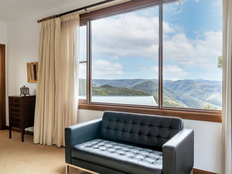 Spacious Retreat with Breathtaking Views