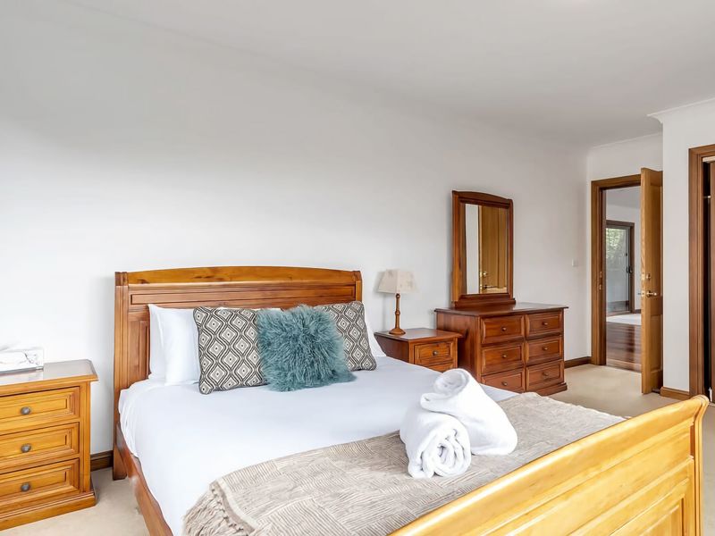 Spacious Retreat with Breathtaking Views