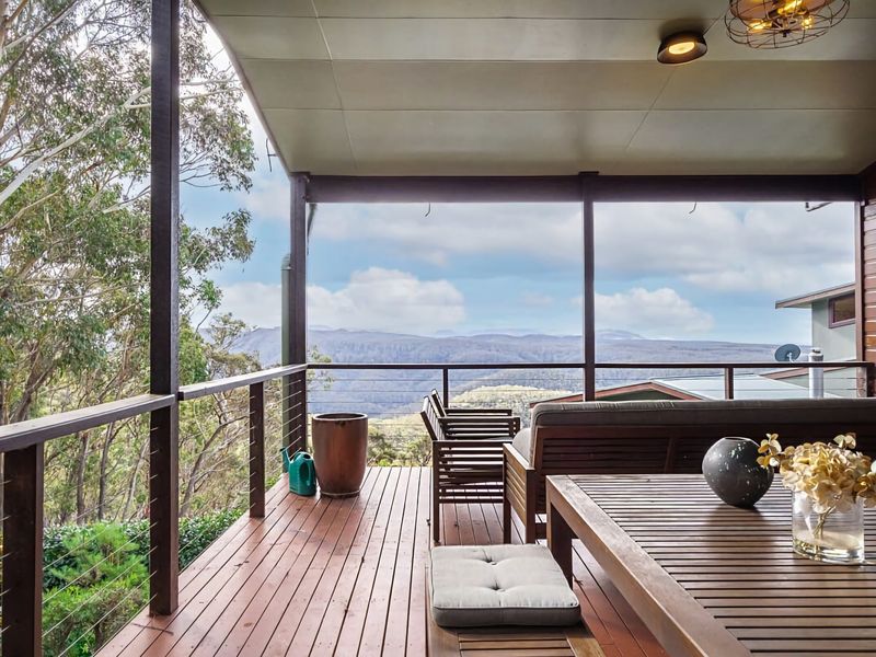 Spacious Retreat with Breathtaking Views