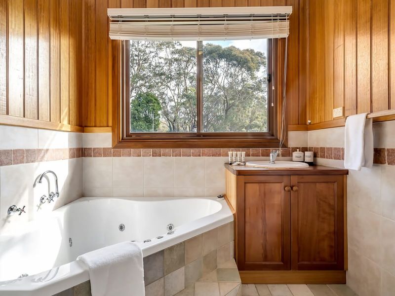 Spacious Retreat with Breathtaking Views