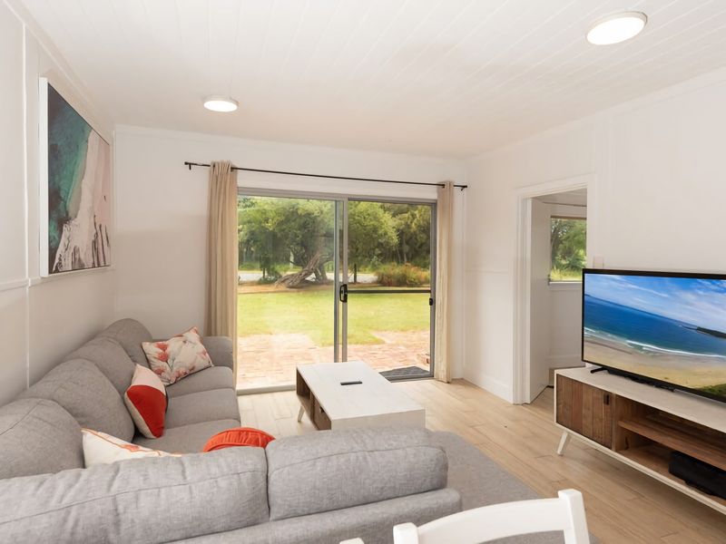 Blissful Beachfront Apartment Broulee