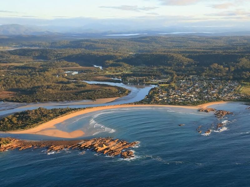 Blissful Beachfront Apartment Broulee