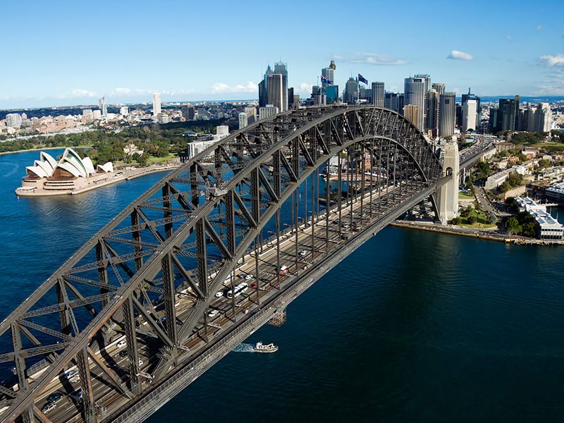 Cozy Retreat with Balcony in Crows Nest