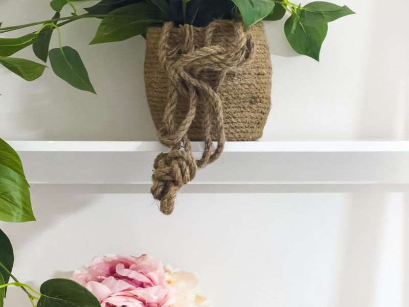 Cozy Retreat with Balcony in Crows Nest