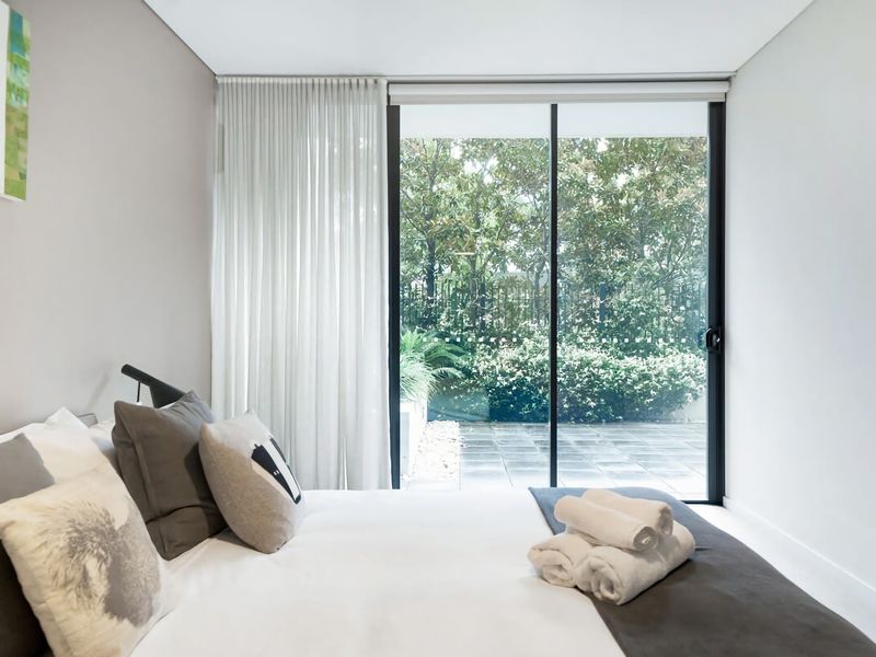 Leafy Inner City Apartment Camperdown