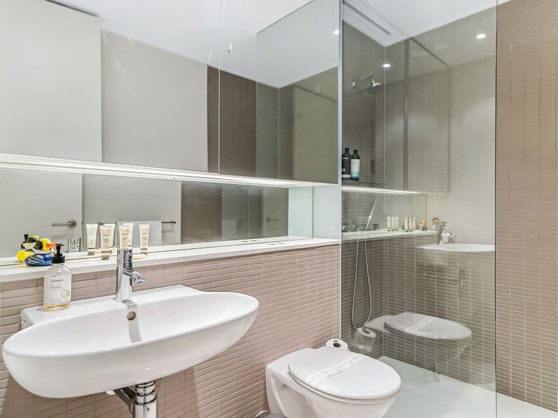 Leafy Inner City Apartment Camperdown