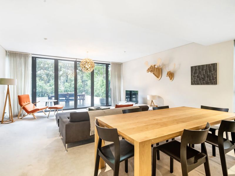 Leafy Inner City Apartment Camperdown