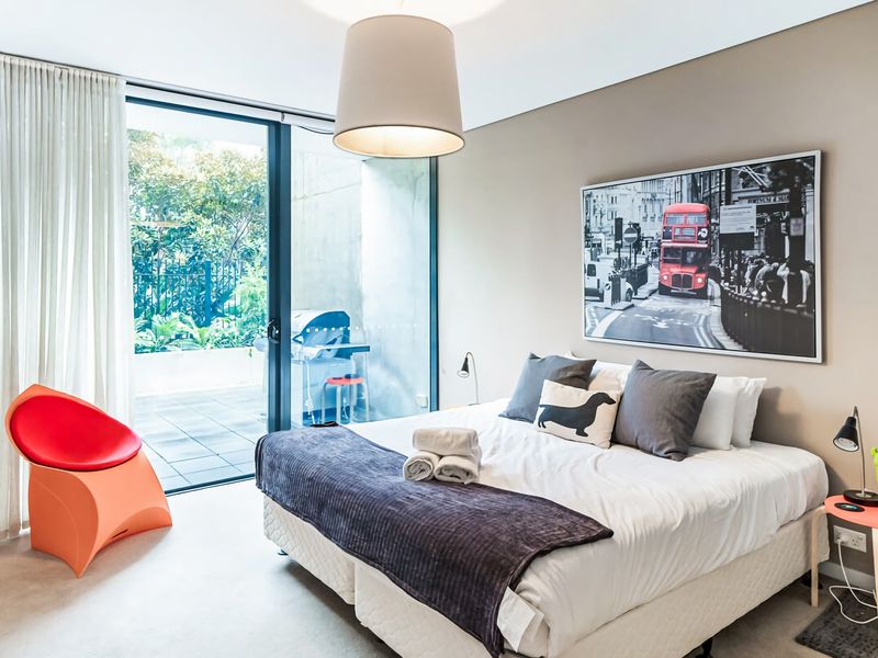 Leafy Inner City Apartment Camperdown