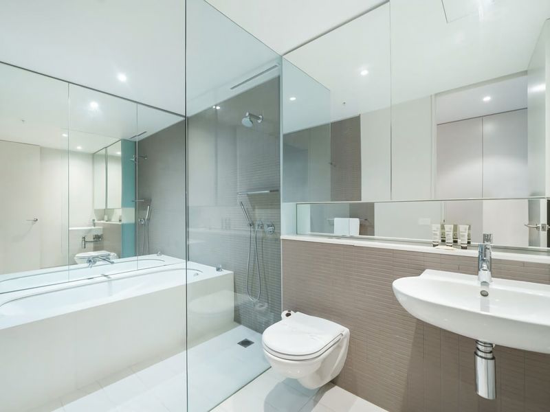 Leafy Inner City Apartment Camperdown