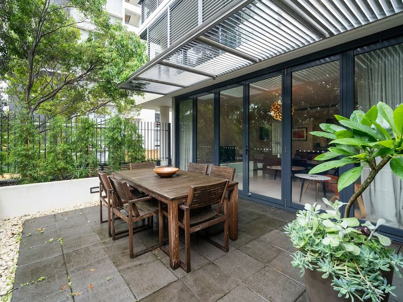 Leafy Inner City Apartment Camperdown