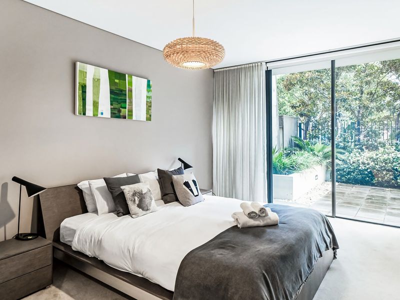 Leafy Inner City Apartment Camperdown