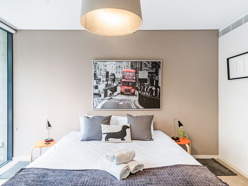 Leafy Inner City Apartment Camperdown