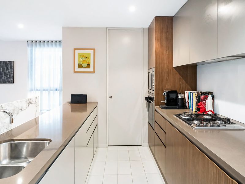 Leafy Inner City Apartment Camperdown