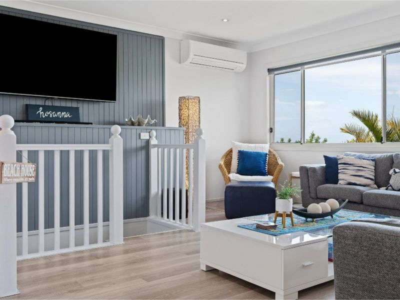 Holiday Home with Ocean Views Wamberal
