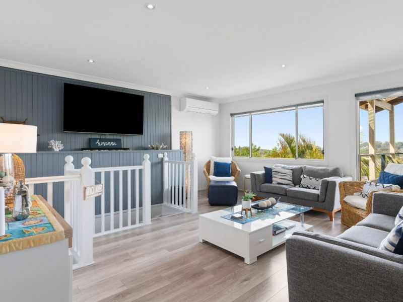 Holiday Home with Ocean Views Wamberal