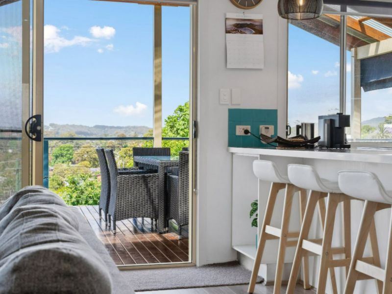 Holiday Home with Ocean Views Wamberal