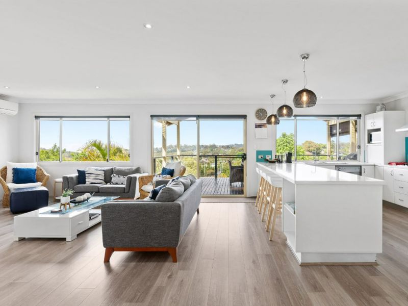 Holiday Home with Ocean Views Wamberal