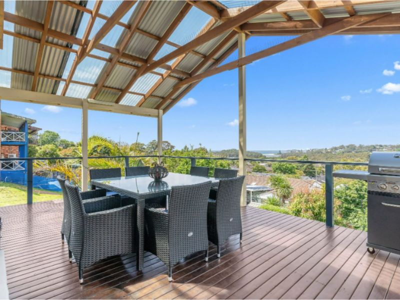 Holiday Home with Ocean Views Wamberal