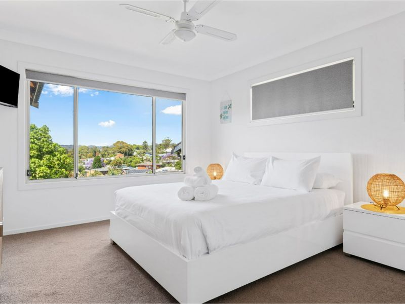 Holiday Home with Ocean Views Wamberal