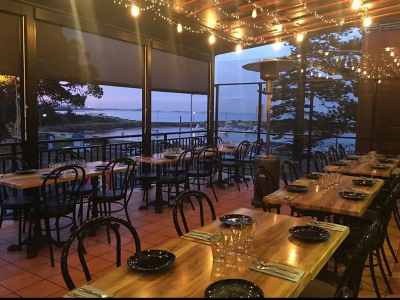 Spectacular Ocean Front home With Pool