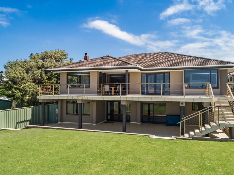 Spectacular Ocean Front home With Pool