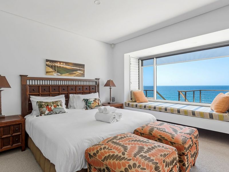 Spectacular Ocean Front home With Pool