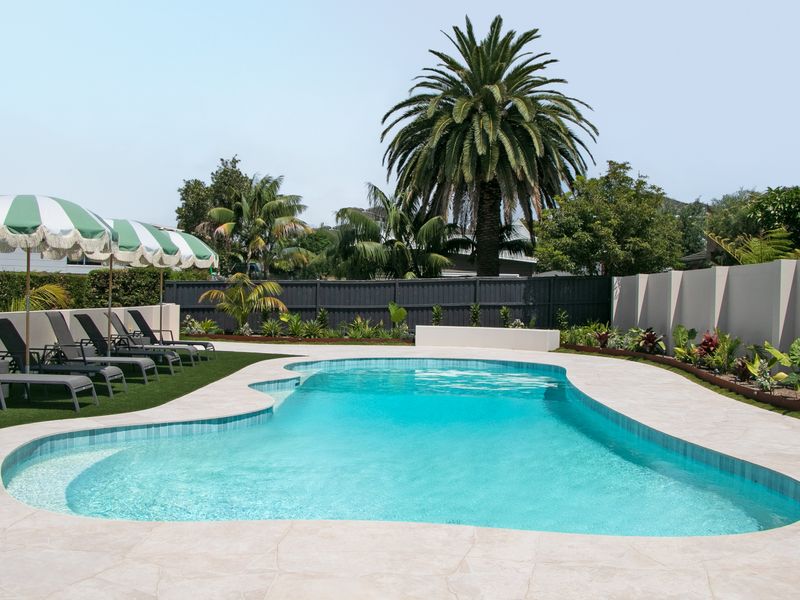 Spectacular Ocean Front home With Pool