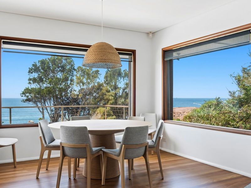 Spectacular Ocean Front home With Pool