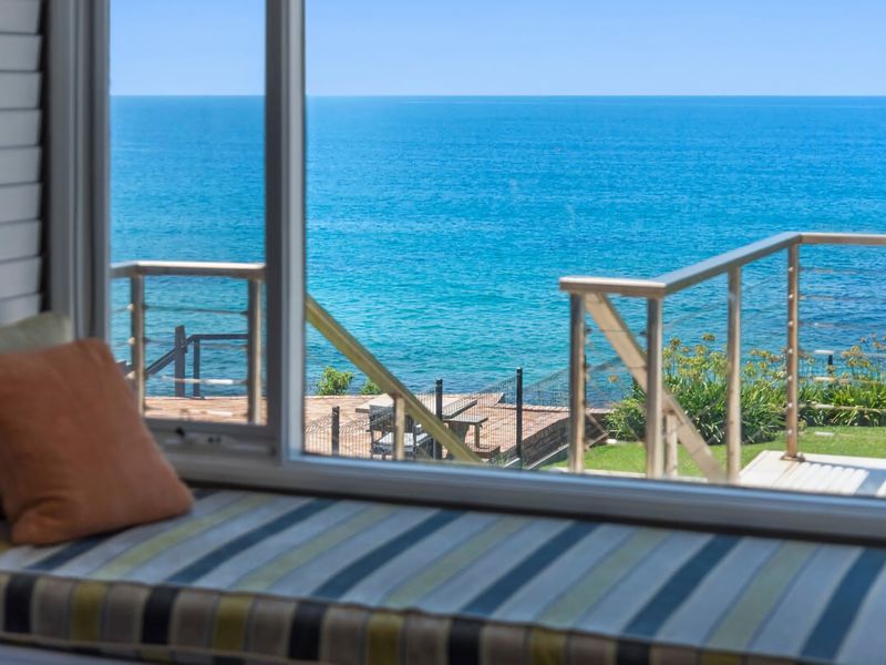 Spectacular Ocean Front home With Pool