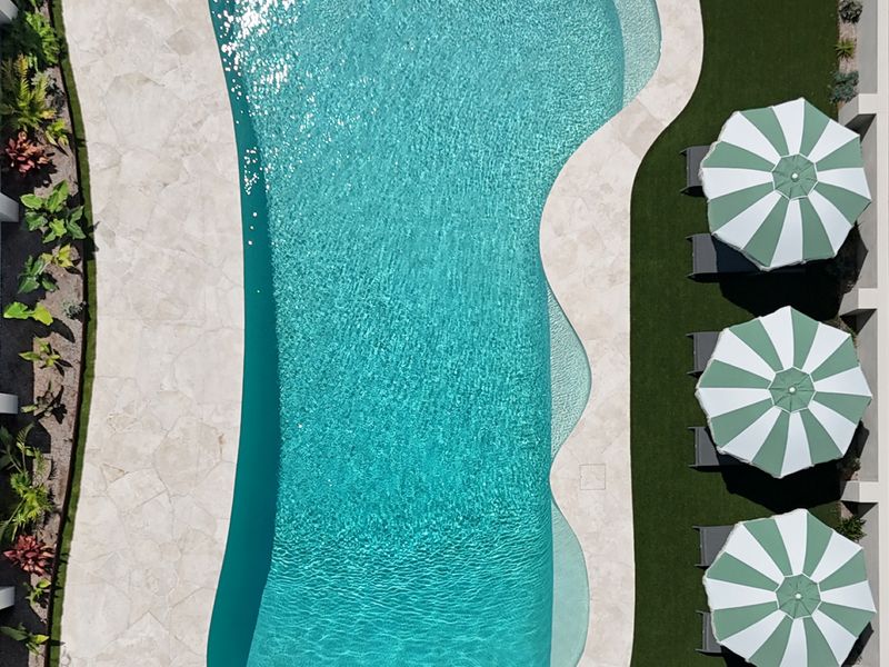 Spectacular Ocean Front home With Pool