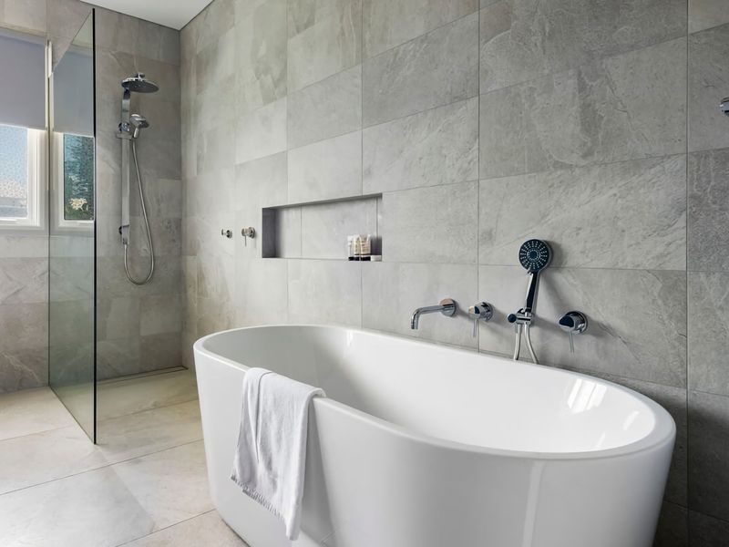 Spectacular Ocean Front home With Pool