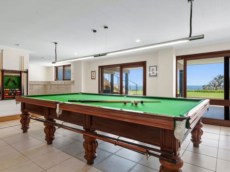 Spectacular Ocean Front home With Pool