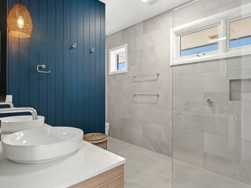 Spectacular Ocean Front home With Pool