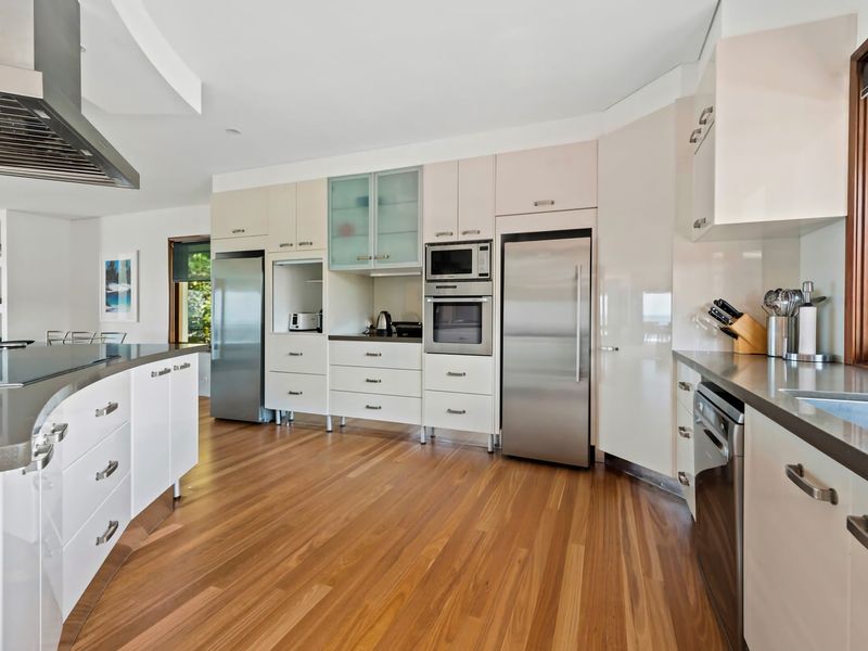 Spectacular Ocean Front home With Pool