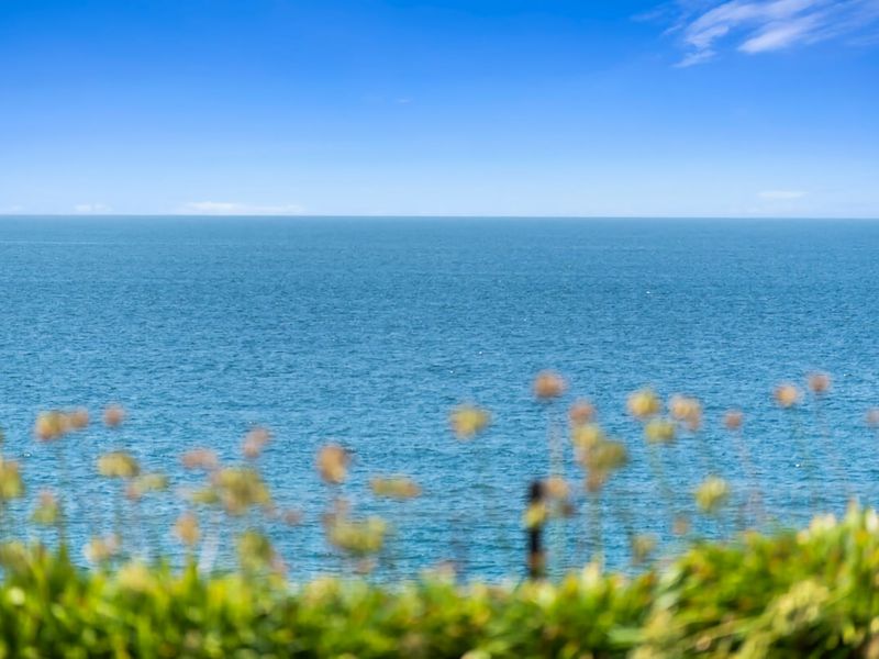 Spectacular Ocean Front home With Pool