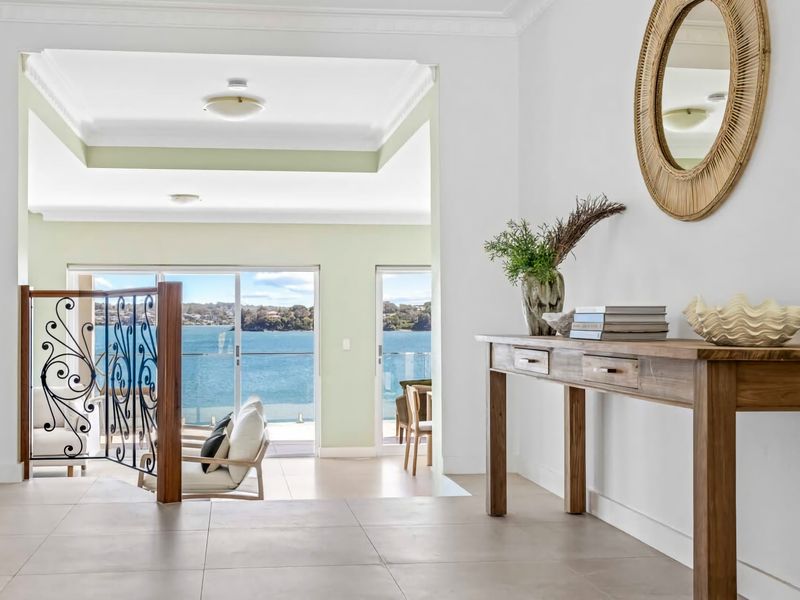 Ocean Front Luxury The Lambeth Walk
